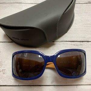 MIU MIU SUNGLASS LIKE NEW 99%